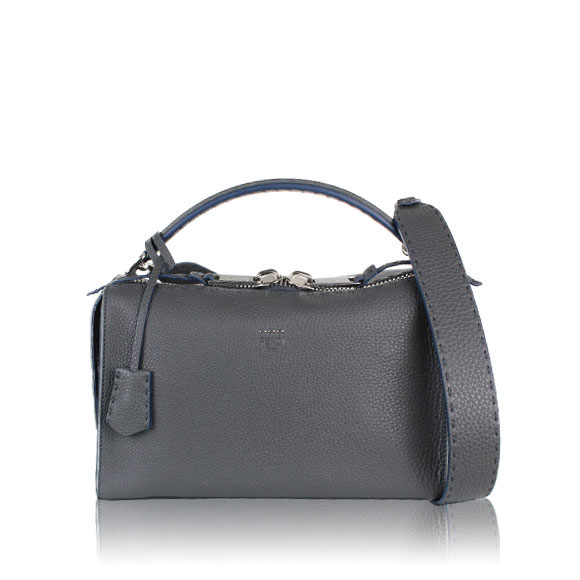 FENDI セレリアレイ 30 x18 x14cm(幅 x 高さ x マチ) FENDI セレリアレイ 30 x18 x14cm(幅 x 高さ x マチ)