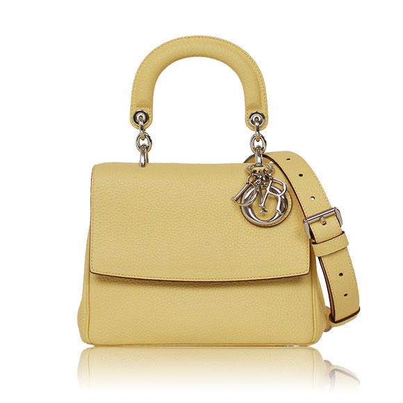 Dior ビーディオール 20 x15 x10cm(幅 x 高さ x マチ) Dior ビーディオール 20 x15 x10cm(幅 x 高さ x マチ)