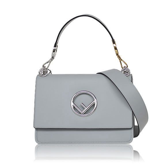 FENDI キャナイ エフ 25 x18 x10cm(幅 x 高さ x マチ) FENDI キャナイ エフ 25 x18 x10cm(幅 x 高さ x マチ)