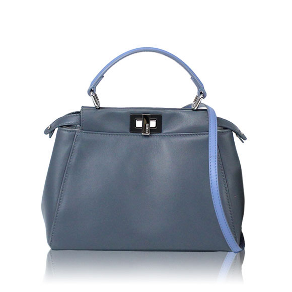 FENDI ミニピーカブー 23 x18 x10cm(幅 x 高さ x マチ) FENDI ミニピーカブー 23 x18 x10cm(幅 x 高さ x マチ)