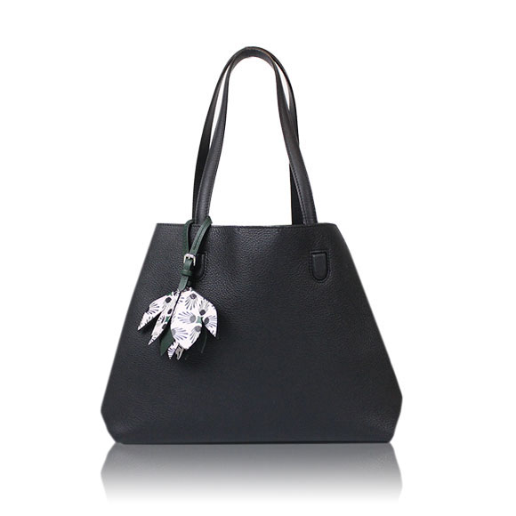 Dior ディオールブロッサム 32&nbsp;x24&nbsp;x13cm(幅&nbsp;x 高さ&nbsp;x マチ)