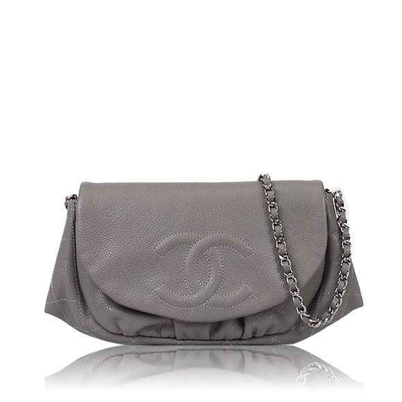CHANEL ハーフムーンチェーンウォレット 24 x11 x4cm(幅 x 高さ x マチ) CHANEL ハーフムーンチェーンウォレット 24 x11 x4cm(幅 x 高さ x マチ)