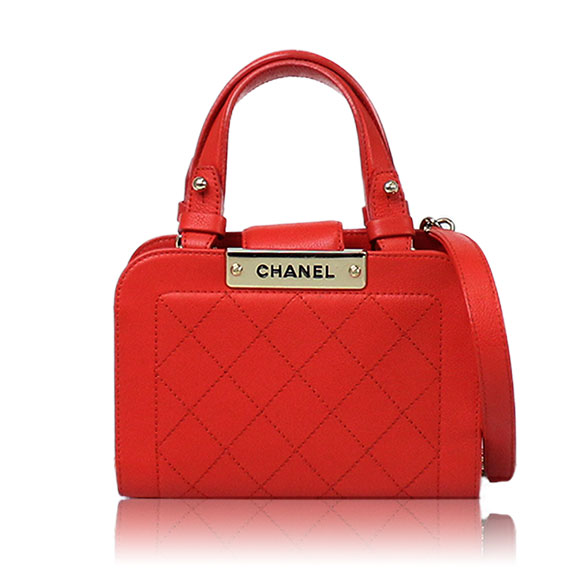 CHANEL 2WAYバッグ 18 x13 x8cm(幅 x 高さ x マチ) CHANEL 2WAYバッグ 18 x13 x8cm(幅 x 高さ x マチ)