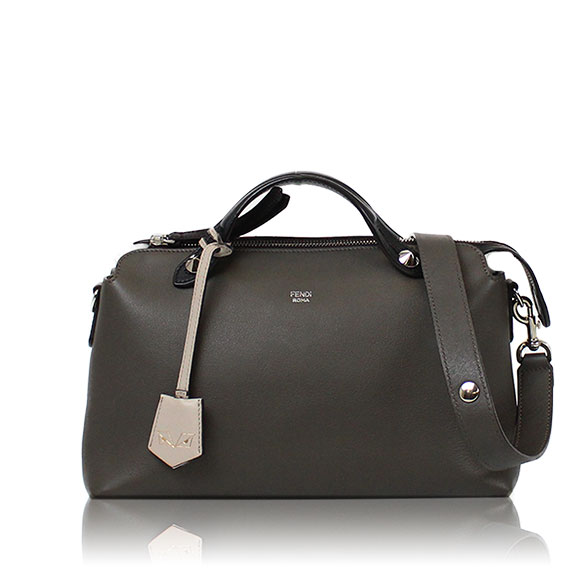 FENDI バイザウェイミディアム 27 x18 x12cm(幅 x 高さ x マチ) FENDI バイザウェイミディアム 27 x18 x12cm(幅 x 高さ x マチ)