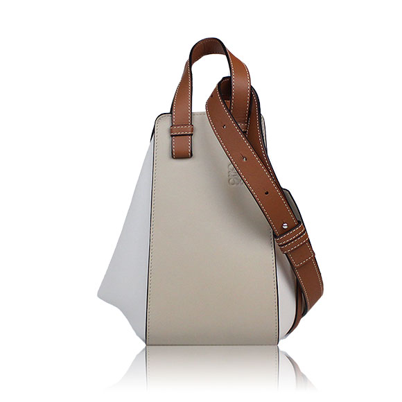 LOEWE ハンモックスモール 26&nbsp;x23&nbsp;x14cm(幅&nbsp;x 高さ&nbsp;x マチ)