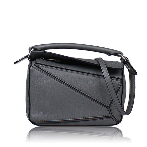 LOEWE パズルバッグミニ 17&nbsp;x12&nbsp;x7cm(幅&nbsp;x 高さ&nbsp;x マチ)