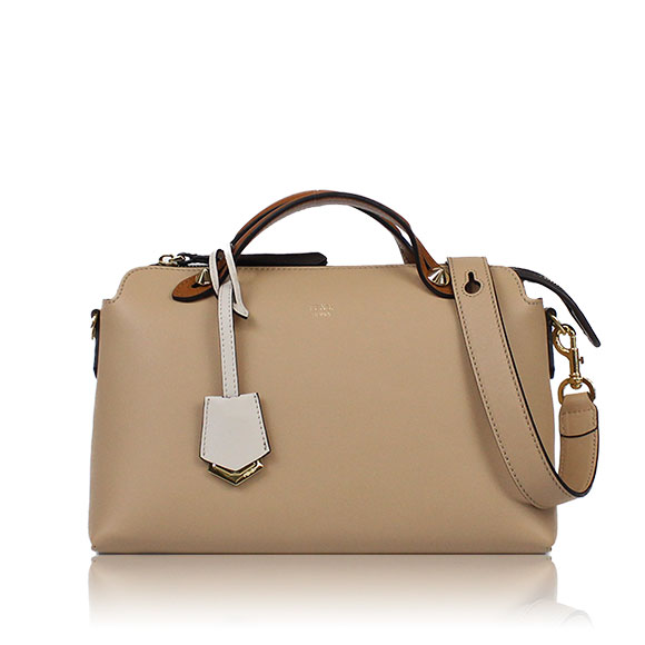 FENDI バイザウェイミディアム 27 x18 x12cm(幅 x 高さ x マチ) FENDI バイザウェイミディアム 27 x18 x12cm(幅 x 高さ x マチ)