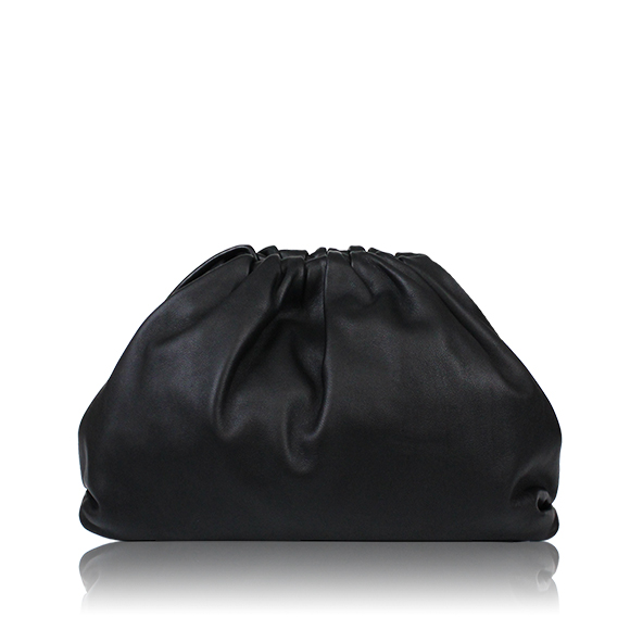 BOTTEGA VENETA ザポーチ 38 x18 x8cm(幅 x 高さ x マチ) BOTTEGA VENETA ザポーチ 38 x18 x8cm(幅 x 高さ x マチ)