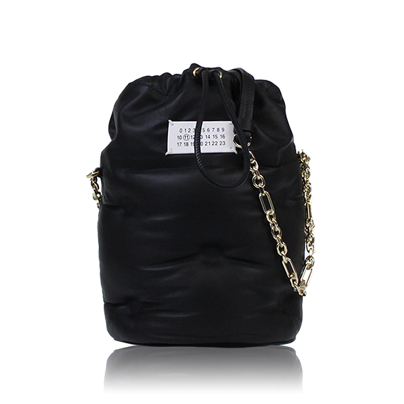 Maison Margiela グラムスラムバケットバッグ 15 x22 x15cm(幅 x 高さ x マチ) Maison Margiela グラムスラムバケットバッグ 15 x22 x15cm(幅 x 高さ x マチ)