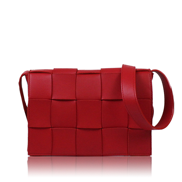BOTTEGA VENETA カセット 22 x13 x5cm(幅 x 高さ x マチ) BOTTEGA VENETA カセット 22 x13 x5cm(幅 x 高さ x マチ)