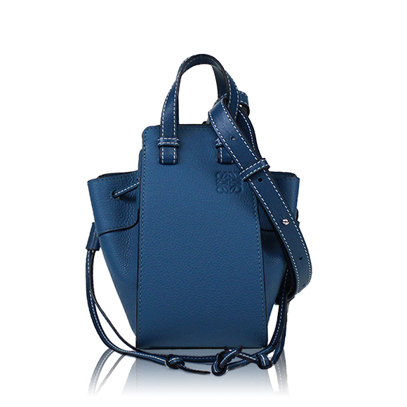 LOEWE ハンモックドローストリングミニ 15&nbsp;x20&nbsp;x11cm(幅&nbsp;x 高さ&nbsp;x マチ)