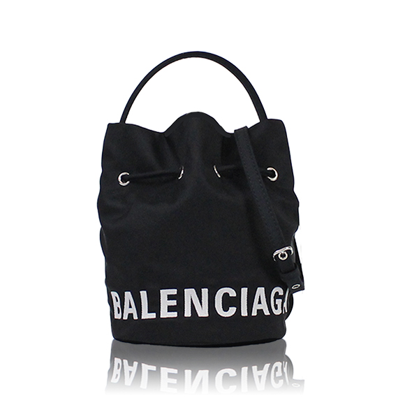 BALENCIAGA ホイールドローストリングバケットバッグXS 14 x18 x14cm(幅 x 高さ x マチ) BALENCIAGA ホイールドローストリングバケットバッグXS 14 x18 x14cm(幅 x 高さ x マチ)