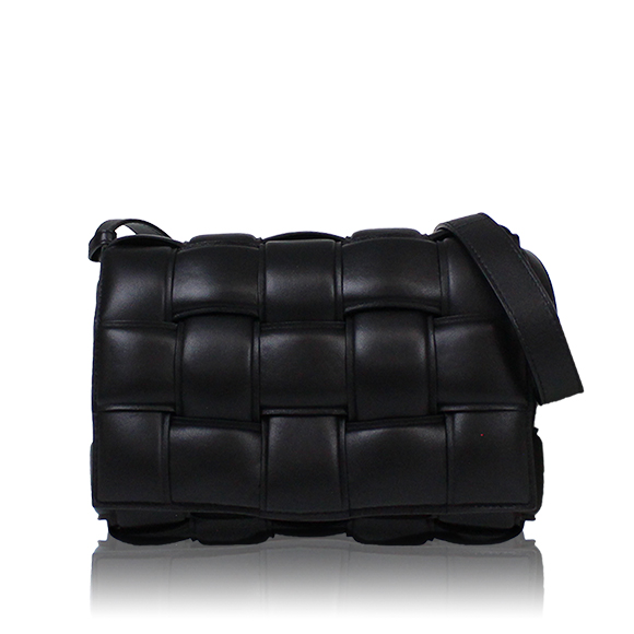 BOTTEGA VENETA パデッドカセット 24 x15 x6cm(幅 x 高さ x マチ) BOTTEGA VENETA パデッドカセット 24 x15 x6cm(幅 x 高さ x マチ)