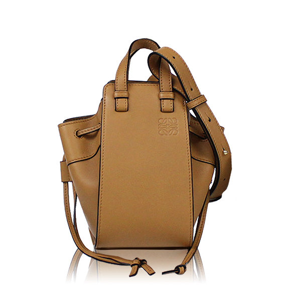 LOEWE ハンモックドローストリングミニ 15&nbsp;x18&nbsp;x11cm(幅&nbsp;x 高さ&nbsp;x マチ)