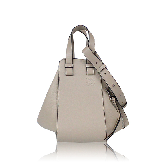 LOEWE ハンモックスモール 26 x23 x14cm(幅 x 高さ x マチ) LOEWE ハンモックスモール 26 x23 x14cm(幅 x 高さ x マチ)