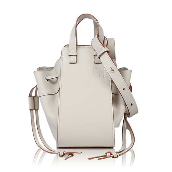 LOEWE ハンモックドローストリングミニ 15&nbsp;x19&nbsp;x10cm(幅&nbsp;x 高さ&nbsp;x マチ)