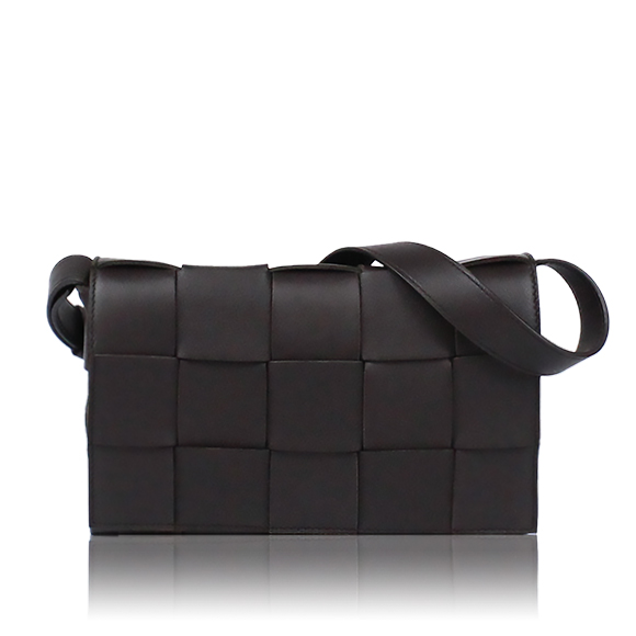 BOTTEGA VENETA カセット 22 x15 x5cm(幅 x 高さ x マチ) BOTTEGA VENETA カセット 22 x15 x5cm(幅 x 高さ x マチ)