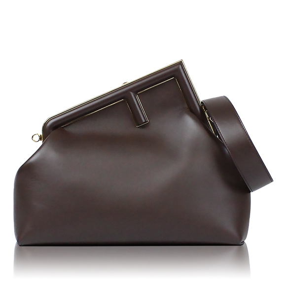 FENDI ファーストミディアム 31&nbsp;x26&nbsp;x10cm(幅&nbsp;x 高さ&nbsp;x マチ)