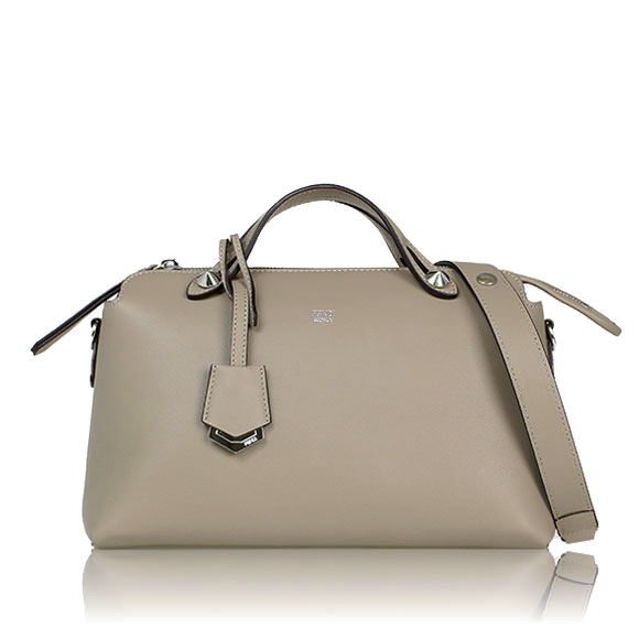 FENDI バイザウェイミディアム 28 x17 x12cm(幅 x 高さ x マチ) FENDI バイザウェイミディアム 28 x17 x12cm(幅 x 高さ x マチ)