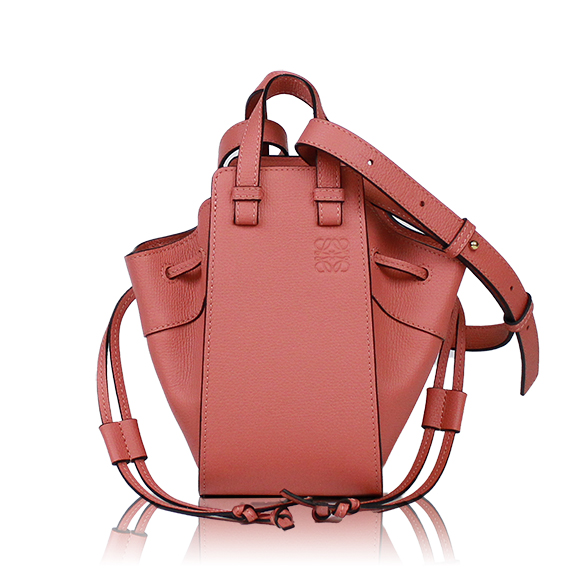 LOEWE ハンモックドローストリングミニ 15&nbsp;x18&nbsp;x11cm(幅&nbsp;x 高さ&nbsp;x マチ)