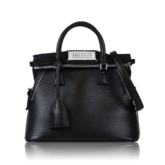 Maison Margiela 5ACミニ 26 x19 x13cm(幅 x 高さ x マチ) Maison Margiela 5ACミニ 26 x19 x13cm(幅 x 高さ x マチ)