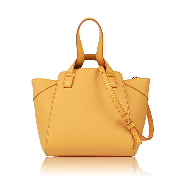 LOEWE ハンモックナゲット 20 x20 x17cm(幅 x 高さ x マチ) LOEWE ハンモックナゲット 20 x20 x17cm(幅 x 高さ x マチ)