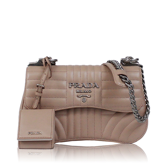 PRADA ショルダーバッグ 21&nbsp;x13&nbsp;x6cm(幅&nbsp;x 高さ&nbsp;x マチ)