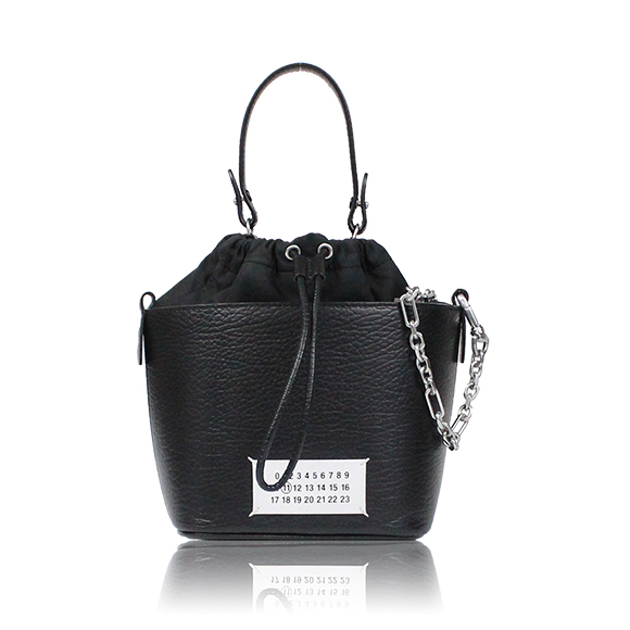 Maison Margiela バケットバッグ 15 x14 x12cm(幅 x 高さ x マチ) Maison Margiela バケットバッグ 15 x14 x12cm(幅 x 高さ x マチ)