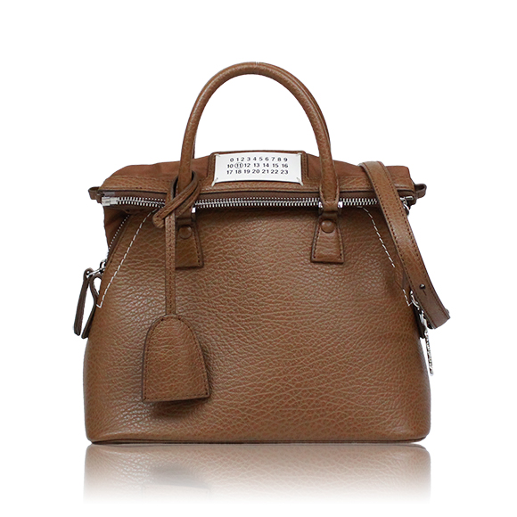 Maison Margiela 5ACミニ 26 x19 x13cm(幅 x 高さ x マチ) Maison Margiela 5ACミニ 26 x19 x13cm(幅 x 高さ x マチ)