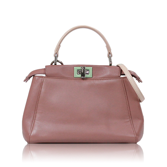 FENDI ミニピーカブー 23 x18 x10cm(幅 x 高さ x マチ) FENDI ミニピーカブー 23 x18 x10cm(幅 x 高さ x マチ)