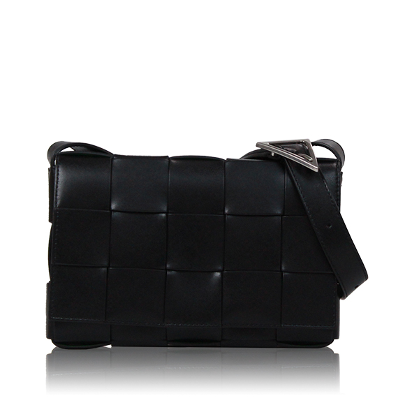 BOTTEGA VENETA カセット 23 x14 x4cm(幅 x 高さ x マチ) BOTTEGA VENETA カセット 23 x14 x4cm(幅 x 高さ x マチ)