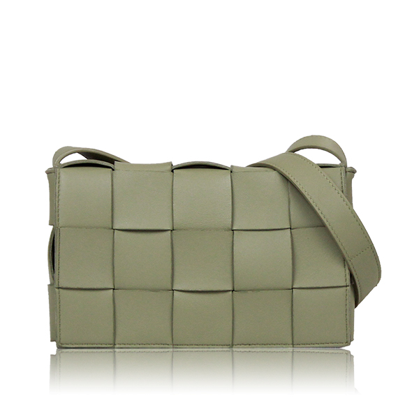 BOTTEGA VENETA カセット 22 x14 x5cm(幅 x 高さ x マチ) BOTTEGA VENETA カセット 22 x14 x5cm(幅 x 高さ x マチ)