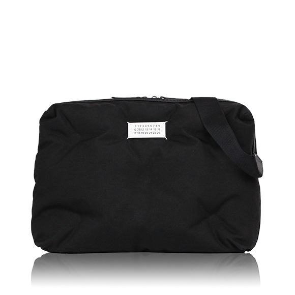 Maison Margiela グラムスラム 34 x25 x10cm(幅 x 高さ x マチ) Maison Margiela グラムスラム 34 x25 x10cm(幅 x 高さ x マチ)