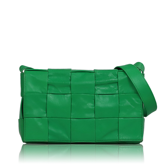 BOTTEGA VENETA カセット 22 x13 x5cm(幅 x 高さ x マチ) BOTTEGA VENETA カセット 22 x13 x5cm(幅 x 高さ x マチ)