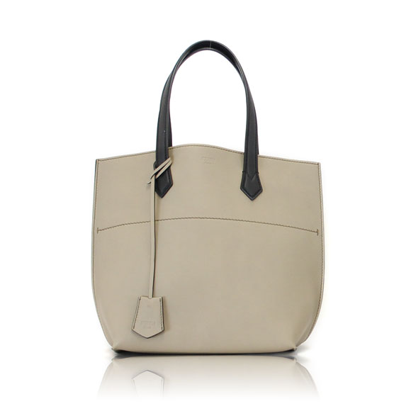 FENDI オールイン 26 x29 x14cm(幅 x 高さ x マチ) FENDI オールイン 26 x29 x14cm(幅 x 高さ x マチ)