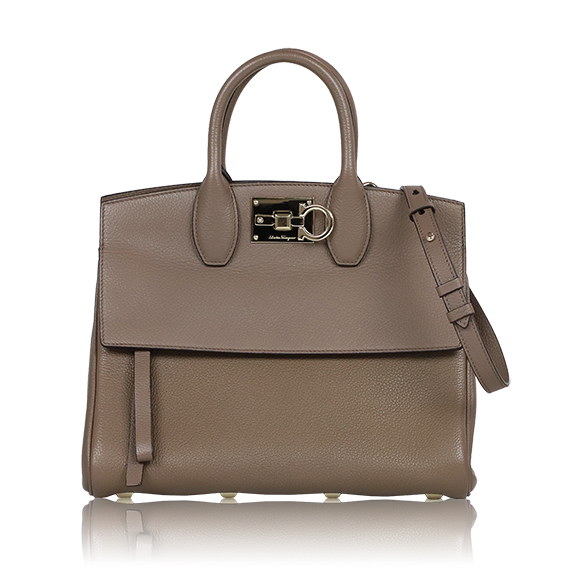 FERRAGAMO スタジオバッグ 28&nbsp;x24&nbsp;x12cm(幅&nbsp;x 高さ&nbsp;x マチ)