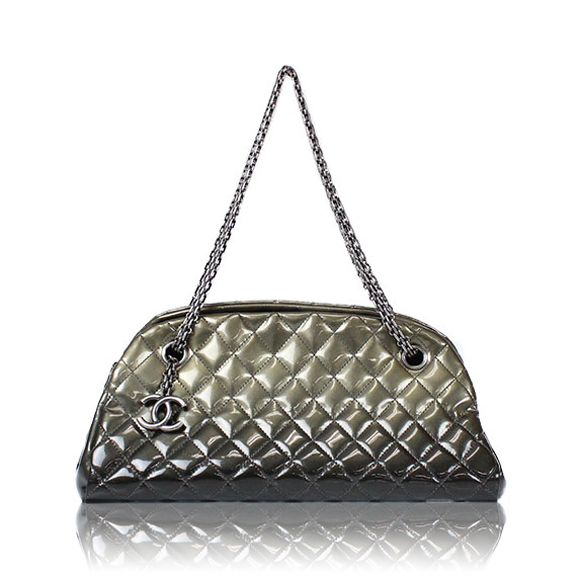 CHANEL マドモアゼルバッグ 33 x 15 x 15cm(幅 x 高さ x マチ) CHANEL マドモアゼルバッグ 33 x 15 x 15cm(幅 x 高さ x マチ)