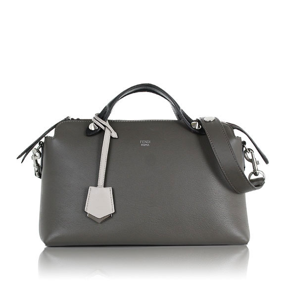 FENDI バイザウェイミディアム 27 x18 x12cm(幅 x 高さ x マチ) FENDI バイザウェイミディアム 27 x18 x12cm(幅 x 高さ x マチ)